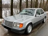 Mercedes-Benz E 200 1991 годаfor930 000 тг. в Астана