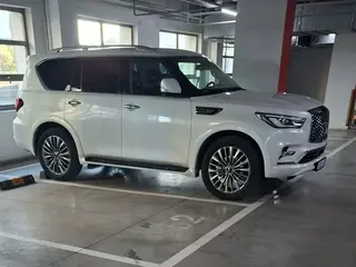 Infiniti QX80