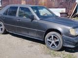 Mercedes-Benz E 260 1991 годаүшін450 000 тг. в Актобе – фото 2