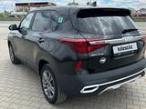 Kia Seltos 2022 года за 12 500 000 тг. в Актобе – фото 3