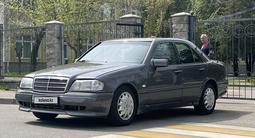 Mercedes-Benz C 200 1994 года за 2 750 000 тг. в Алматы – фото 2