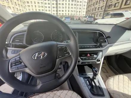 Hyundai Elantra 2016 года за 6 800 000 тг. в Семей – фото 4