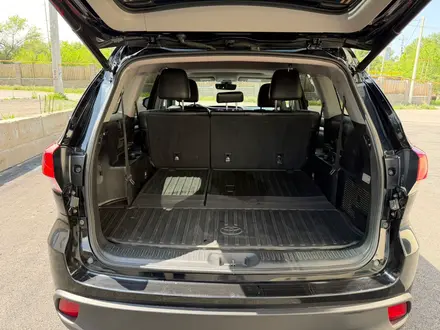 Toyota Highlander 2019 года за 16 000 000 тг. в Алматы – фото 5