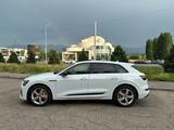 Audi e-tron 2021 года за 17 500 000 тг. в Алматы – фото 3