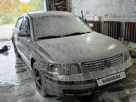 Volkswagen Passat 1997 года за 1 650 000 тг. в Актобе – фото 2