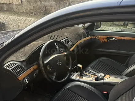Mercedes-Benz E 320 2002 года за 4 000 000 тг. в Шымкент – фото 8
