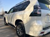 Toyota Land Cruiser Prado 2019 года за 23 400 000 тг. в Алматы – фото 3