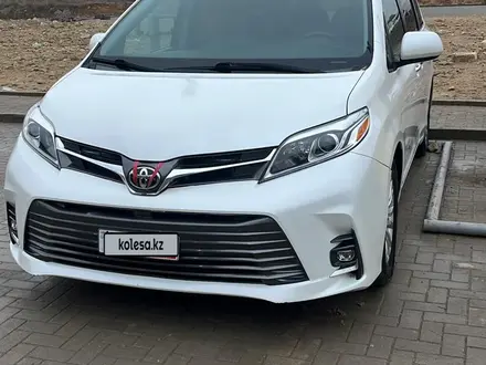 Toyota Sienna 2016 года за 11 000 000 тг. в Актау