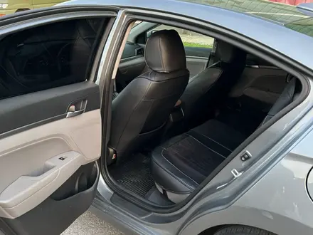 Hyundai Elantra 2018 года за 7 600 000 тг. в Алматы – фото 13
