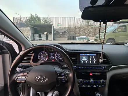 Hyundai Elantra 2018 года за 7 600 000 тг. в Алматы – фото 18