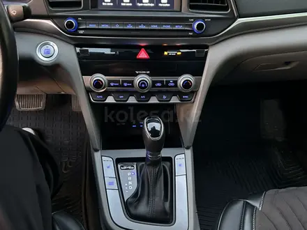 Hyundai Elantra 2018 года за 7 600 000 тг. в Алматы – фото 19