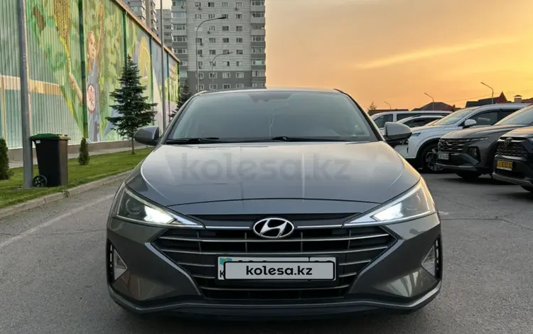 Hyundai Elantra 2018 годаүшін7 600 000 тг. в Алматы