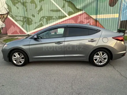 Hyundai Elantra 2018 года за 7 600 000 тг. в Алматы – фото 6