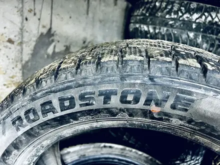 1 шипованная шина Roadstone 225/55/18 за 49 990 тг. в Астана – фото 2