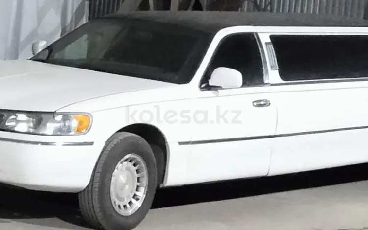 Lincoln Town Car 1998 годаүшін2 000 000 тг. в Актобе