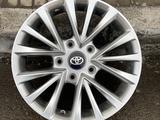 R15. Toyota Camryүшін150 000 тг. в Алматы
