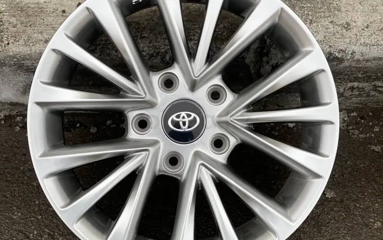 R15. Toyota Camryүшін150 000 тг. в Алматы