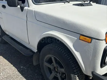 ВАЗ (Lada) Lada 2121 2000 года за 1 500 000 тг. в Алматы – фото 2