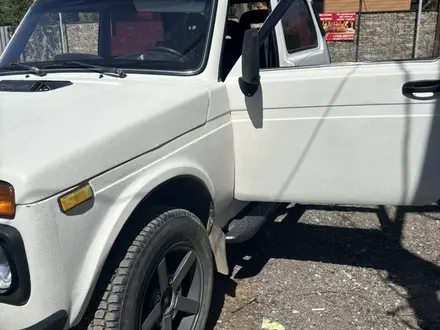 ВАЗ (Lada) Lada 2121 2000 года за 1 500 000 тг. в Алматы – фото 6