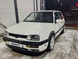 Volkswagen Golf 1994 годаfor1 800 000 тг. в Алматы – фото 4