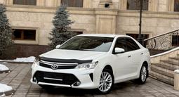 Toyota Camry 2015 годаfor12 750 000 тг. в Шымкент