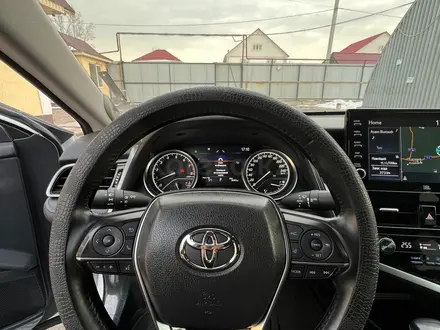 Toyota Camry 2021 года за 18 800 000 тг. в Алматы – фото 5