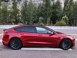 Tesla Model 3 2024 года за 15 500 000 тг. в Алматы – фото 3