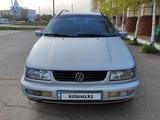 Volkswagen Passat 1994 годаүшін1 600 000 тг. в Астана – фото 4