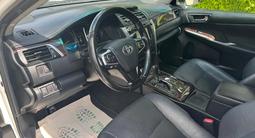 Toyota Camry 2015 годаүшін9 700 000 тг. в Актобе – фото 5