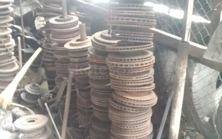 Тормозные диски суппорта цилиндры за 10 000 тг. в Алматы
