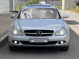 Mercedes-Benz CLS 500 2006 года за 7 500 000 тг. в Караганда – фото 2