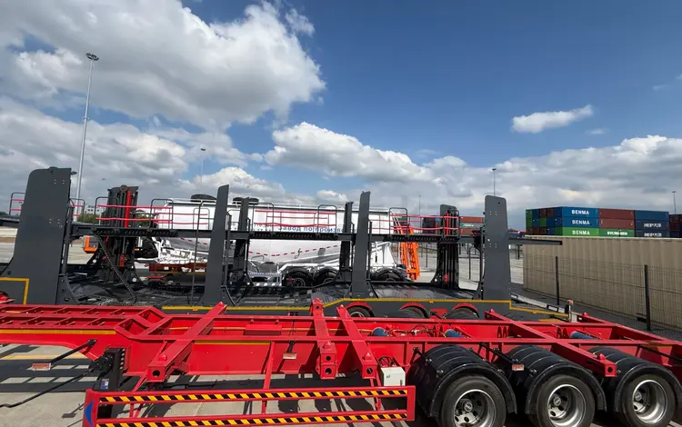 Heavy Truck  3-х осный контейнеровоз 2026 года за 11 000 000 тг. в Астана