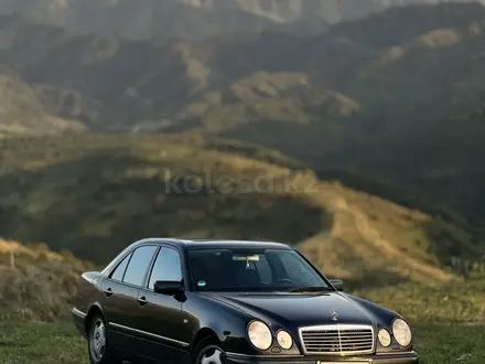 Mercedes-Benz E 280 1998 года за 4 400 000 тг. в Актобе – фото 2