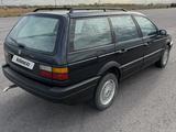 Volkswagen Passat 1992 годаүшін1 850 000 тг. в Караганда – фото 4