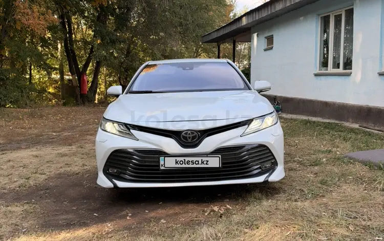 Toyota Camry 2019 года за 11 500 000 тг. в Алматы