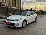 Toyota Avalon 2014 года за 12 590 000 тг. в Шымкент – фото 2