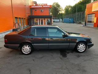 Mercedes-Benz E 230