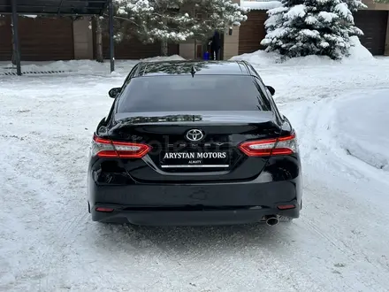 Toyota Camry 2021 года за 17 500 000 тг. в Алматы – фото 4