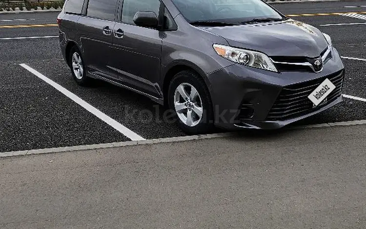 Toyota Sienna 2019 года за 16 000 000 тг. в Усть-Каменогорск