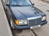 Mercedes-Benz E 260 1986 года за 850 000 тг. в Астана – фото 2