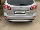 Hyundai Santa Fe 2011 годаfor8 200 000 тг. в Актобе – фото 4