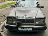 Mercedes-Benz E 200 1991 годаfor900 000 тг. в Алматы