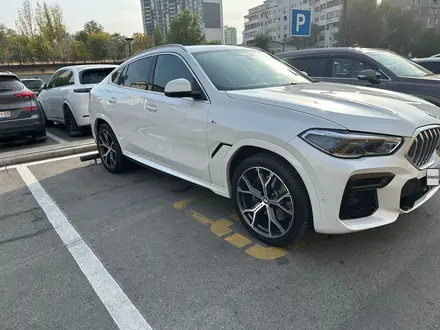 BMW X6 2022 года за 43 500 000 тг. в Алматы – фото 2