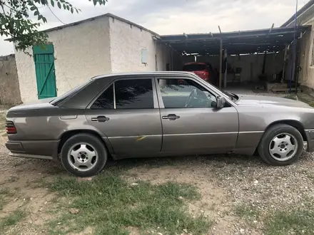 Mercedes-Benz E 220 1991 года за 1 000 000 тг. в Талдыкорган – фото 4