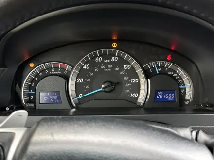 Toyota Camry 2012 года за 7 600 000 тг. в Актобе – фото 20