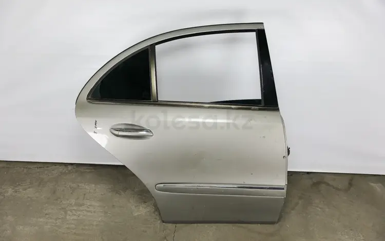 Дверь правый задний на Mercedes Benz w211 (211)үшін25 000 тг. в Алматы