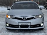 Toyota Camry 2012 года за 7 950 000 тг. в Астана – фото 2