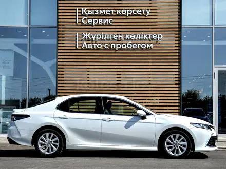 Toyota Camry 2022 года за 17 990 000 тг. в Тараз – фото 17