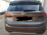 Hyundai Santa Fe 2021 года за 17 100 000 тг. в Караганда – фото 2