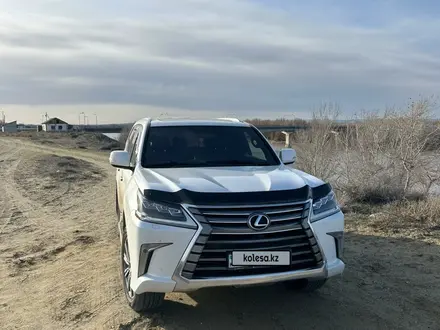 Lexus LX 570 2017 года за 40 000 000 тг. в Зайсан – фото 2